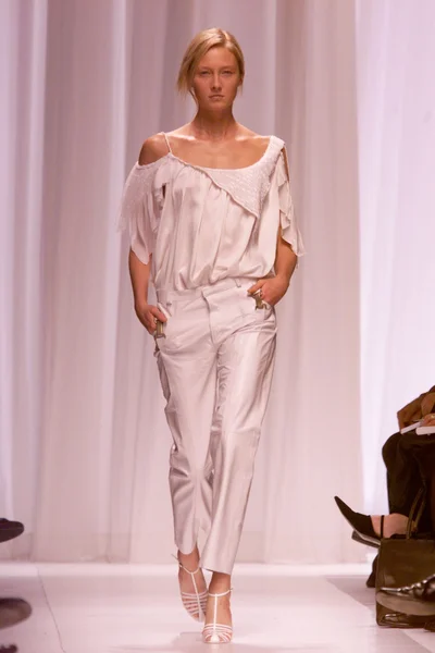 Look 28